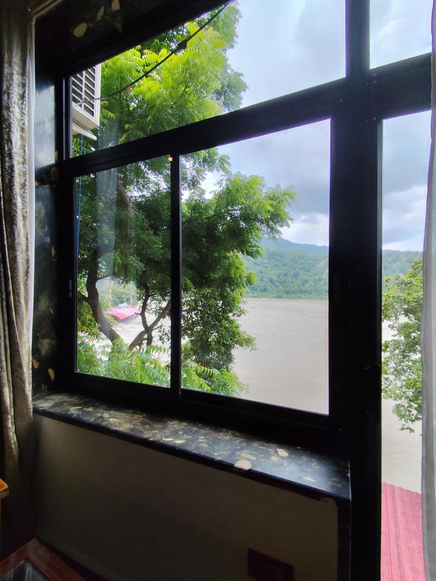 Meeram Ganga, A Heritage Stay By The Ganges At Triveni Ghat Risikés Kültér fotó